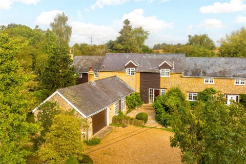 Click the photo for more details of Church End, Leckhampstead, MK18