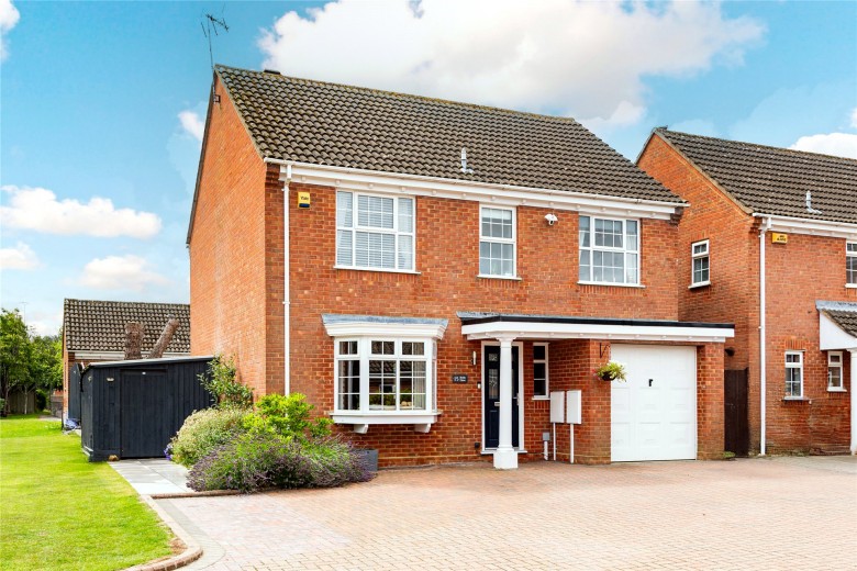 Click the photo for more details of Robin Close, Buckingham, MK18