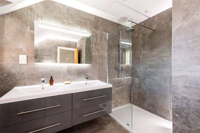 Images for Hinton Close, East Claydon, MK18