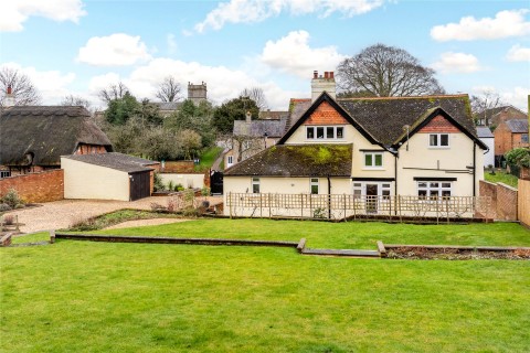 Click the photo for more details of Main Street, Gawcott, MK18