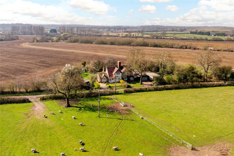 Click the photo for more details of Barton Hartshorn, Buckingham, MK18