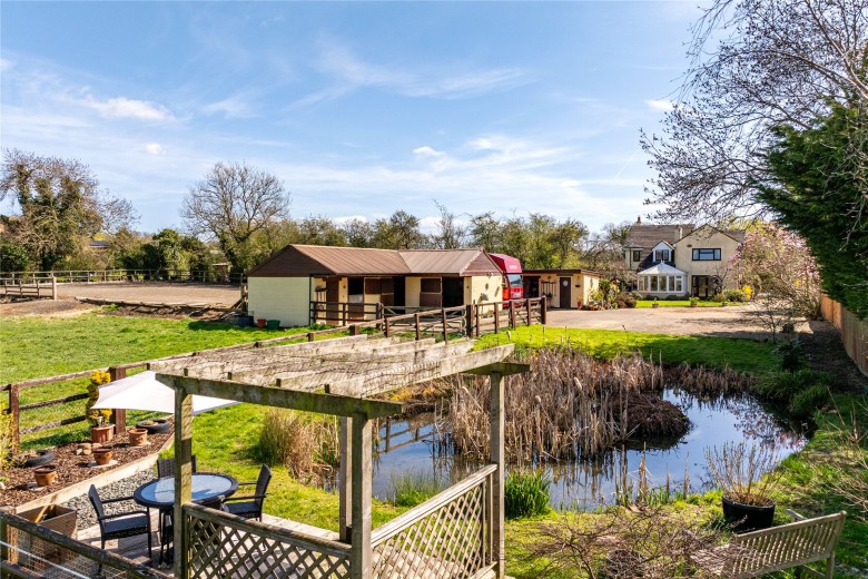 Click the photo for more details of Nash Road, Great Horwood, MK17