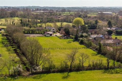 Click the photo for more details of Nash Road, Great Horwood, MK17