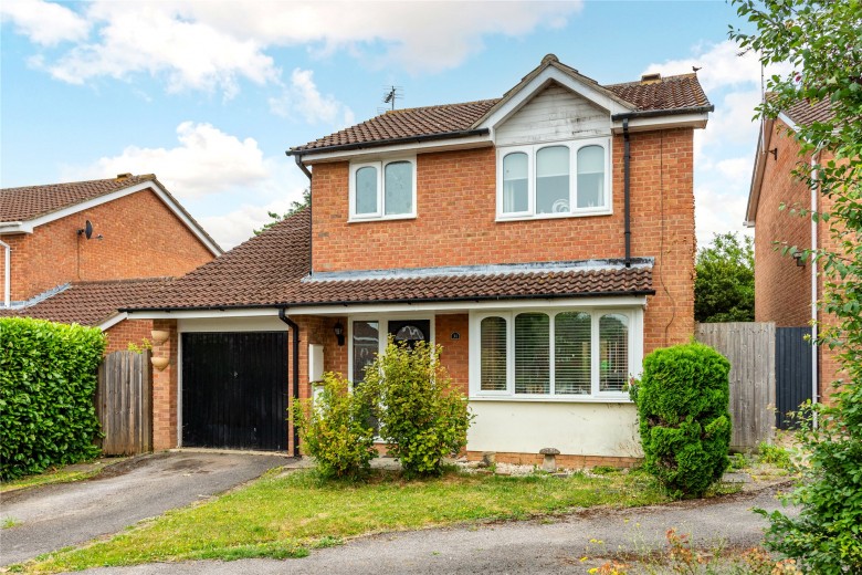 Click the photo for more details of Kingfisher Road, Buckingham, MK18