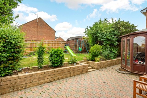 Click the photo for more details of Kingfisher Road, Buckingham, MK18