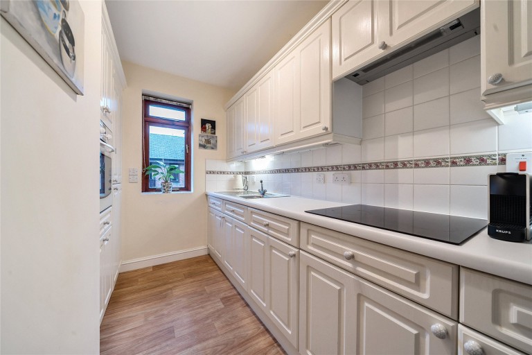 Images for Paynes Court, High Street, MK18