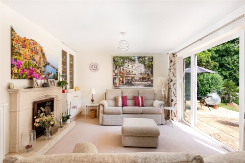 Click the photo for more details of Hilltop Avenue, Buckingham, MK18