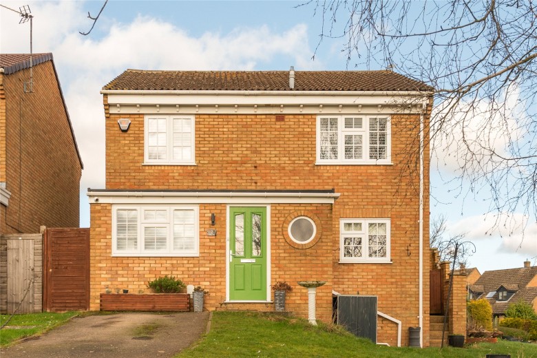 Click the photo for more details of Busby Close, Buckingham, MK18