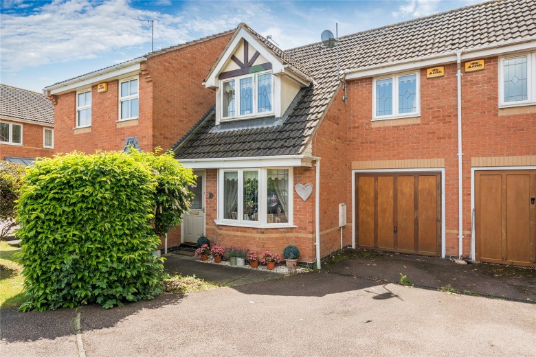 Click the photo for more details of Moorhen Way, Buckingham, MK18
