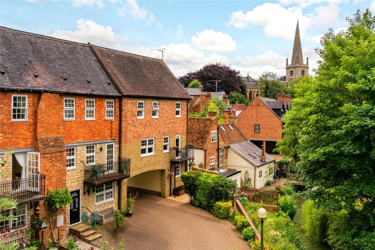 Images for Old School Court, School Lane, MK18