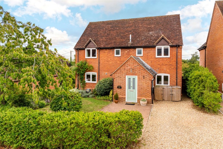 Click the photo for more details of The Paddock, Adstock, MK18
