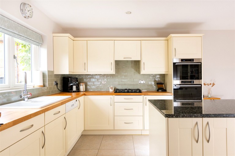 Images for The Paddock, Adstock, MK18