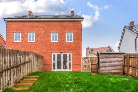 Click the photo for more details of Buccas Lane, Buckingham, MK18