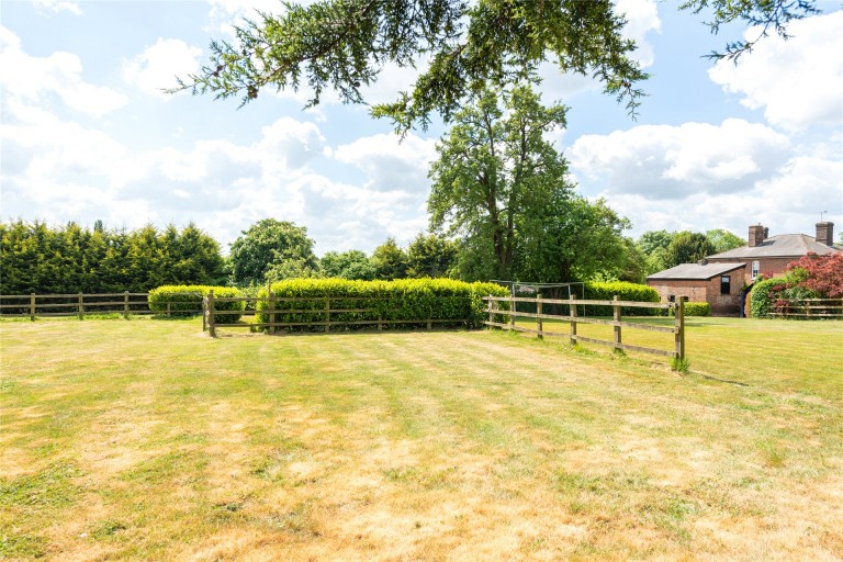 Images for West Street, Lilley, LU2