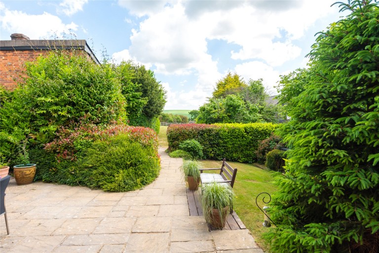 Images for West Street, Lilley, LU2