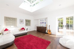 Images for West Street, Lilley, LU2