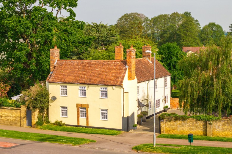 Click the photo for more details of Ampthill Road, Shefford, SG17