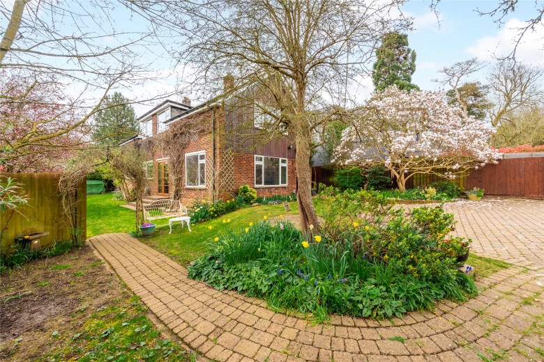 Click the photo for more details of Benslow Lane, Hitchin, SG4