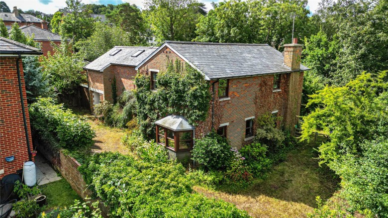 Click the photo for more details of Whinbush Grove, Hitchin, SG5