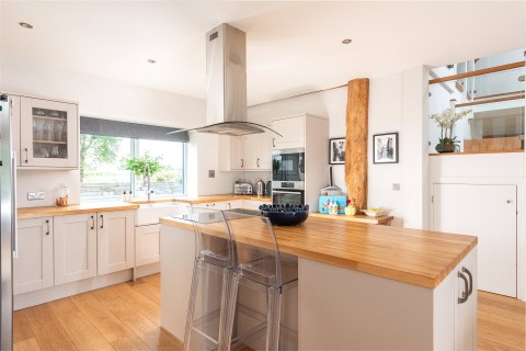 Click the photo for more details of Country Oaks, Hitchin Road, SG15