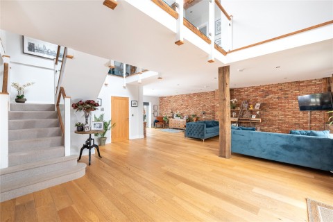 Click the photo for more details of Country Oaks, Hitchin Road, SG15