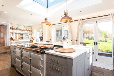 Click the photo for more details of West Street, Lilley, LU2