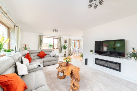Click the photo for more details of Long Lane, Aston End, SG2