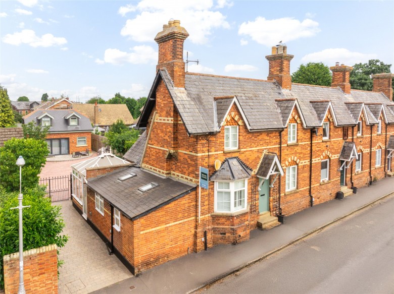 Click the photo for more details of Park Lane, Henlow, SG16
