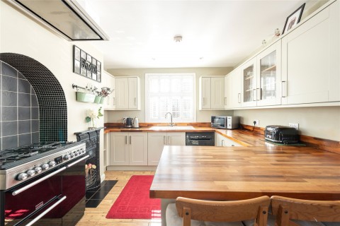 Click the photo for more details of Park Lane, Henlow, SG16