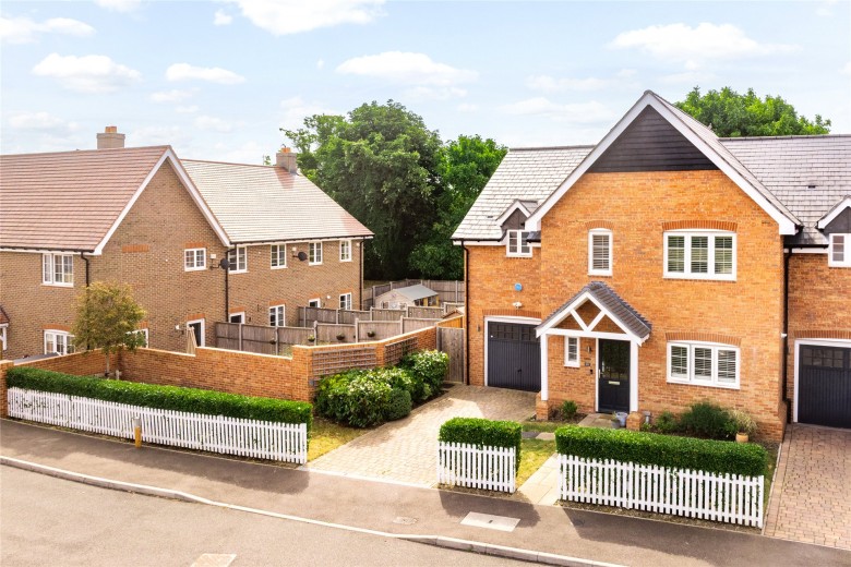 Click the photo for more details of Saxon Rise, Pirton, SG5