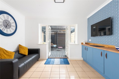 Click the photo for more details of Franklin Place, Fairfield, SG5
