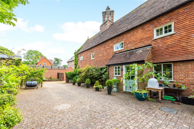 Images for Watling Street, Little Brickhill, MK17