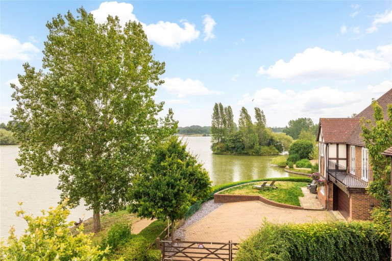 Images for Luxborough Grove, Furzton, MK4