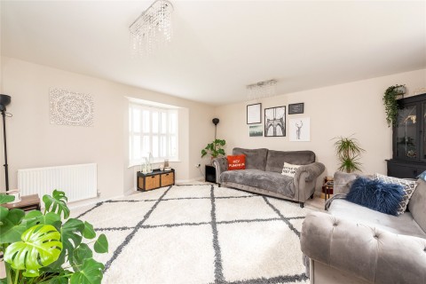Click the photo for more details of Kiln Drive, Woburn Sands, MK17