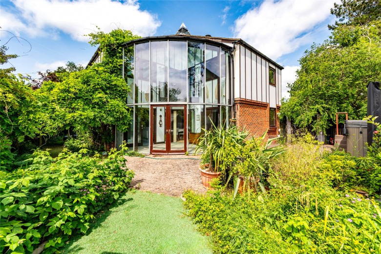 Click the photo for more details of Cadman Square, Shenley Lodge, MK5