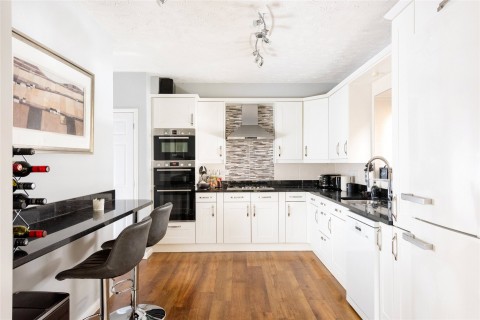 Click the photo for more details of Nottingham Grove, Bletchley, MK3