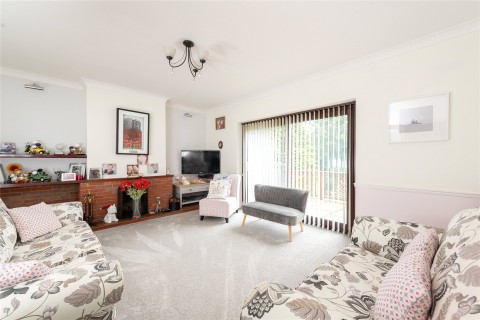 Click the photo for more details of Hillside Road, LU7