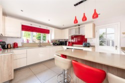 Images for Hillside Road, LU7