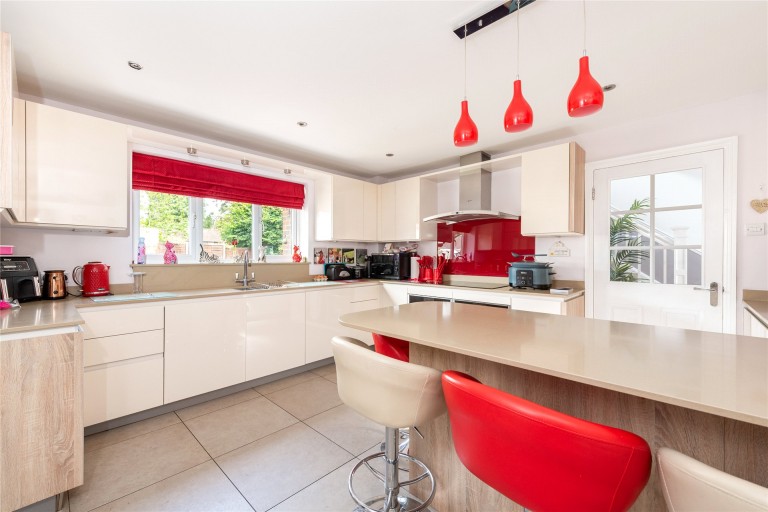 Images for Hillside Road, LU7