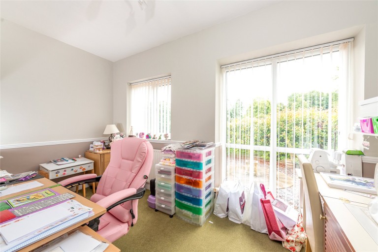 Images for Hillside Road, LU7
