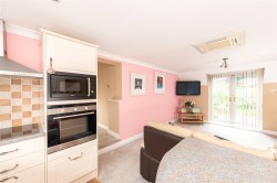 Images for Hillside Road, LU7