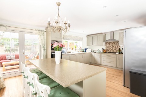 Click the photo for more details of Cottage Common, Loughton, MK5