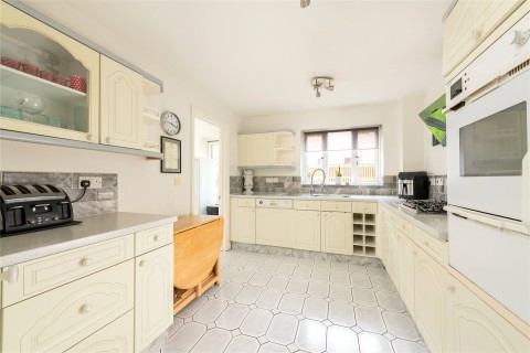Click the photo for more details of Sandbrier Close, Walnut Tree, MK7