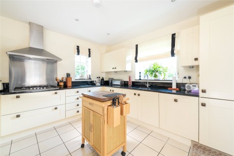 Click the photo for more details of London Road, Broughton, MK10