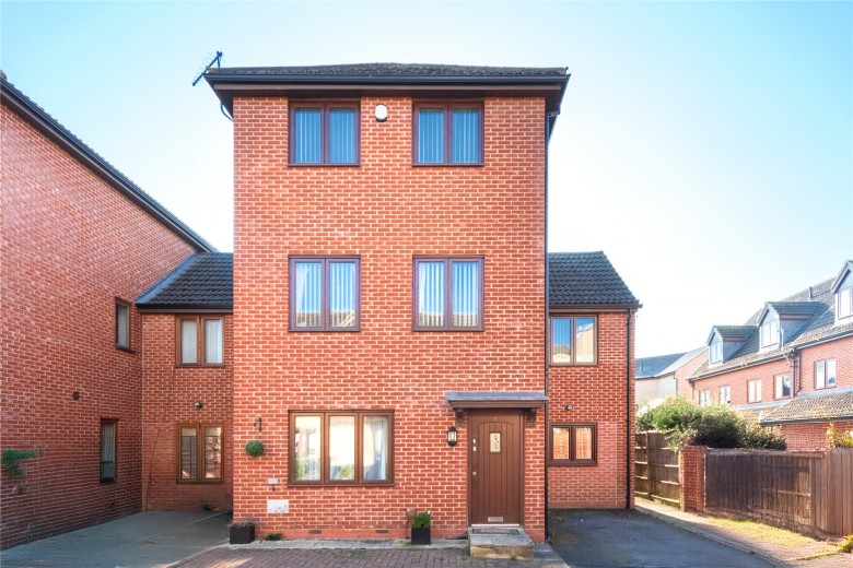 Click the photo for more details of Goodrington Place, Broughton, MK10