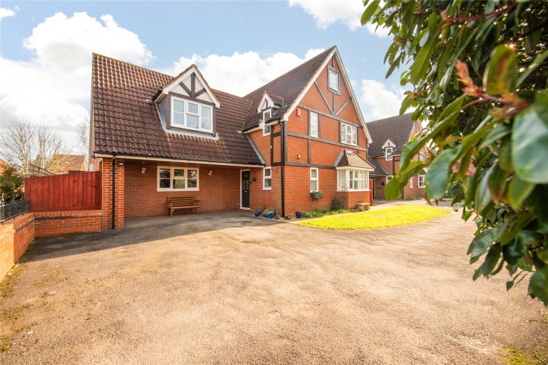 Click the photo for more details of Walton Road, Caldecotte, MK7