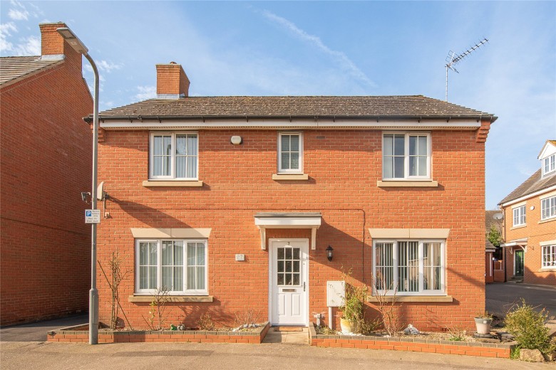 Click the photo for more details of Girton Way, Bletchley, MK3
