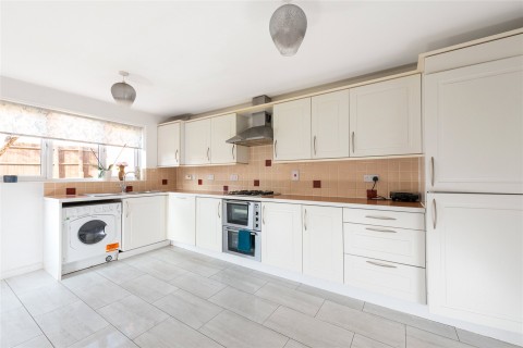 Click the photo for more details of Girton Way, Bletchley, MK3