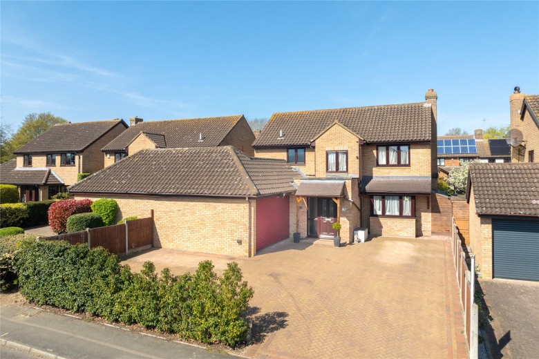 Click the photo for more details of Highland Close, Bletchley, MK3