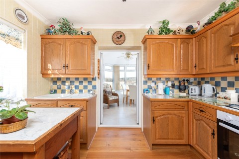 Click the photo for more details of Lanes End, Heath and Reach, LU7